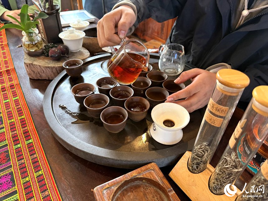 리족 다바이차 [사진 출처: 인민망]