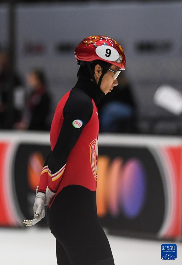 결승전을 앞둔 쑨룽 중국 선수의 경기 전 모습 [11월 29일 촬영/사진 출처: 신화사]