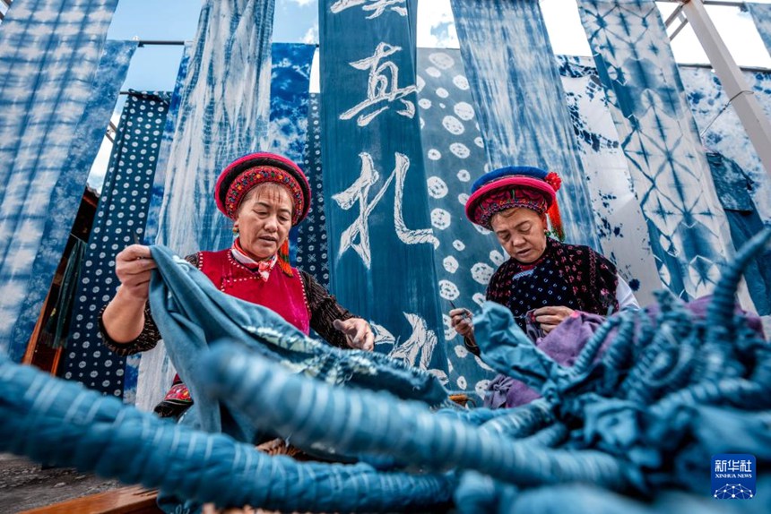 바이족 자란 공예, 수천년간 손끝으로 이어온 전통