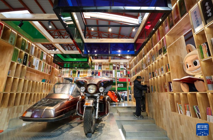 ‘아름다운 재래시장’ 내 공공 독서 공간 [11월 25일 촬영/사진 출처: 신화사]