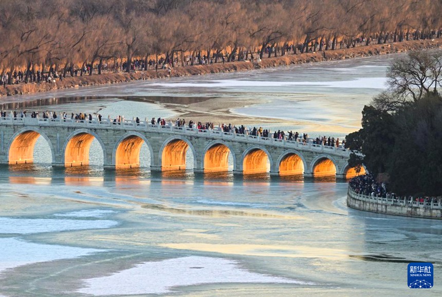 이허위안 스치쿵차오에서 펼쳐지는 ‘금광천동’의 아름다운 풍경 [12월 21일 촬영/사진 출처: 신화사]