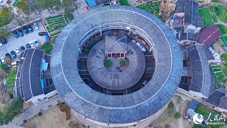 헬리캠으로 찍은 전청러우 [사진 출처: 인민망]