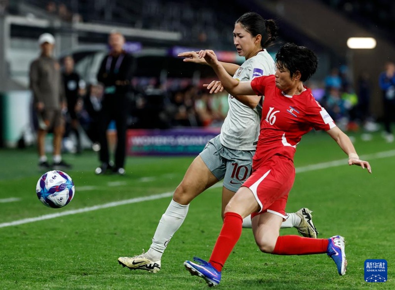 중국팀의 왕옌원(王妍雯·좌) 선수가 경기 중인 모습 [3월 9일 촬영/사진 출처: 신화사]