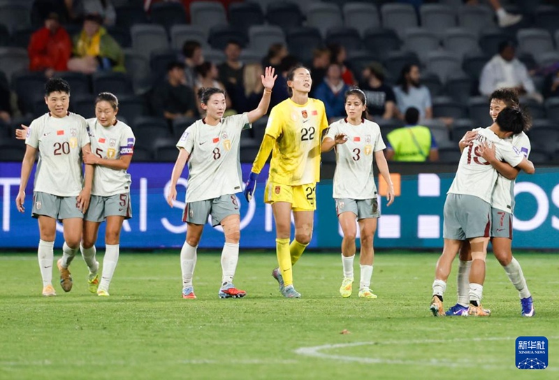 중국팀 선수들이 경기 후 승리를 기뻐하고 있다. [3월 9일 촬영/사진 출처: 신화사]