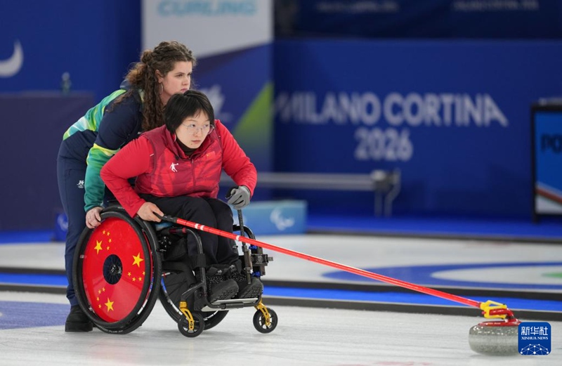 중국팀 왕멍(우) 선수가 경기 중인 모습 [3월 11일 촬영/사진 출처: 신화사]