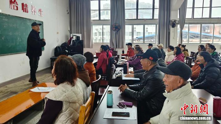 수강생들이 성악 수업을 듣고 있다. [3월 9일 촬영/사진 촬영: 어우후이란]