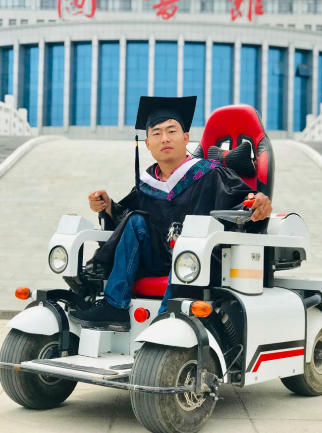 리촹예 씨의 졸업사진