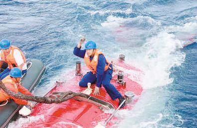 중국 과학자, 자오룽호 타고 첫 해저잠수에 성공