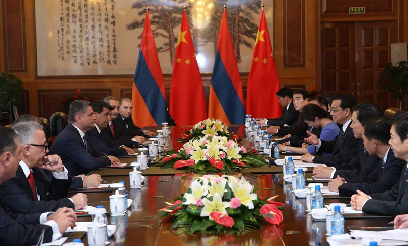 리커창, 아르메니아 총리 회견 “양국관계 발전 노력” (2)