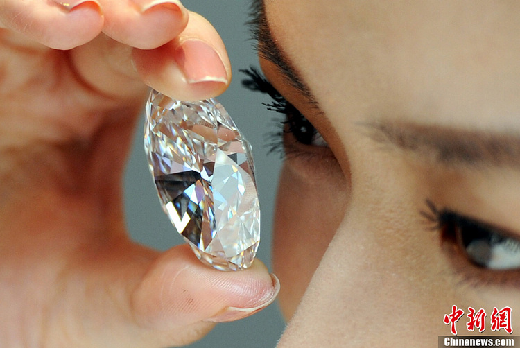 홍콩경매 역사 중 최대 D색 거대 다이아몬드 출현