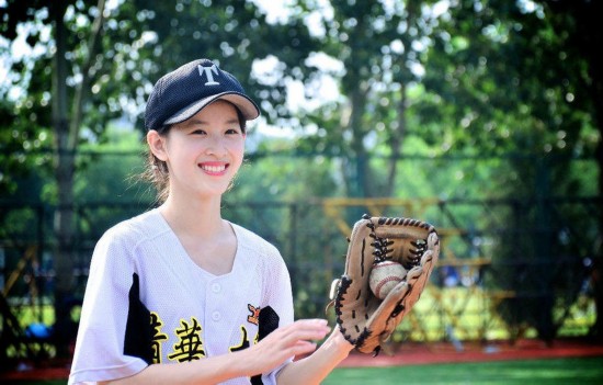 ‘칭화대 여신’의 야구하는 모습…청순미 넘쳐