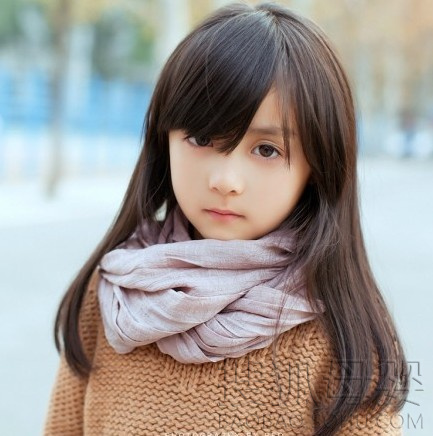 창사의 5세 여아 사진 화제…너무 매력있어!