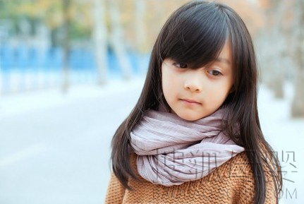 창사의 5세 여아 사진 화제…너무 매력있어! (3)
