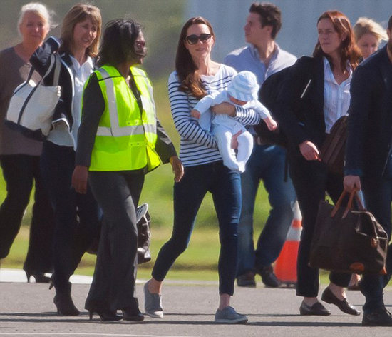 英케이트 왕자비, 2세 데리고 첫 출국에 매체 관심 집중