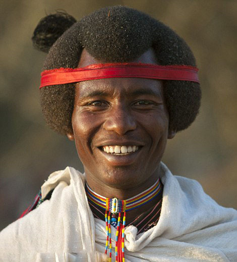아프리카 한 부족, 머리에 버터 발라 헤어스타일 유지 (25)
