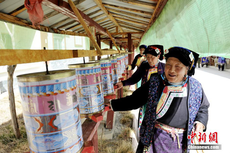 쓰촨 장족 노인들의 행복한 노년 생활을 담다