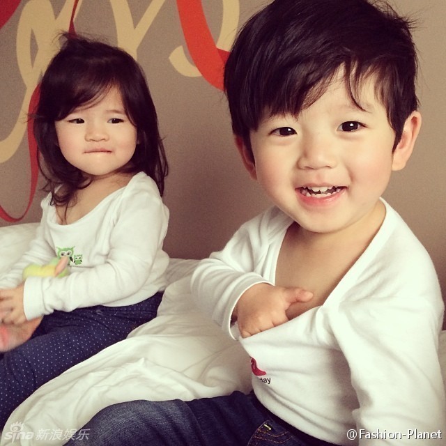 타이완 쌍둥이 남매 사진 화제, 귀여움에 열광