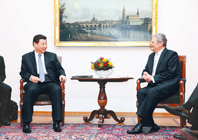 3월 28일, 시진핑（習近平） 국가주석은 독일의 수도 베를린에서 요아힘 가우크 독일 대통령과 회담을 가졌다.