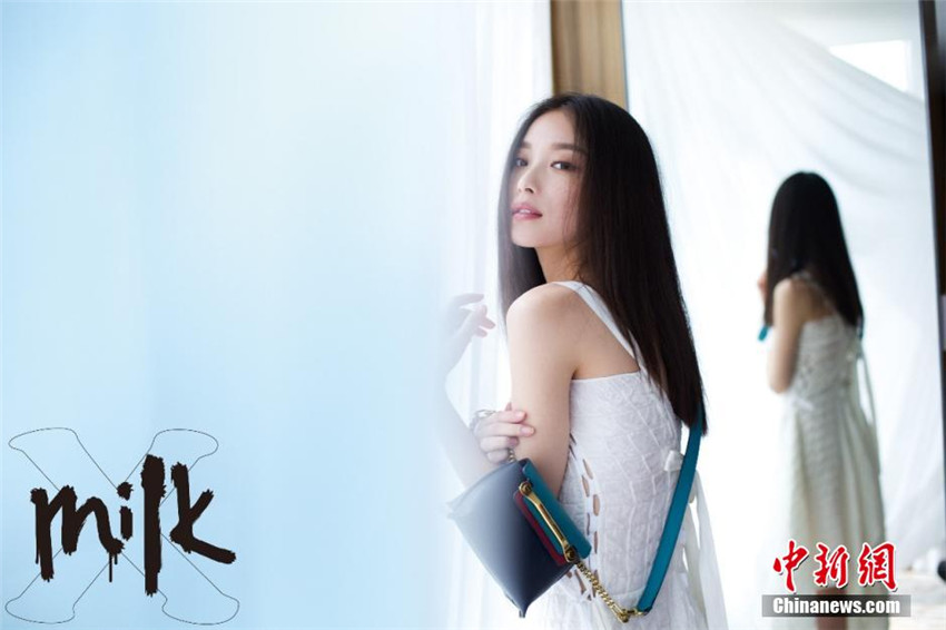 니니 홍콩 패션잡지서 파격 화보, 섹시한 완벽 몸매 (9)
