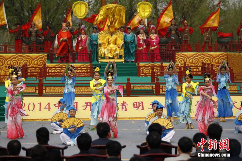 허난 카이펑서 청명절 문화제 개막…중국 전통문화 체험 (2)