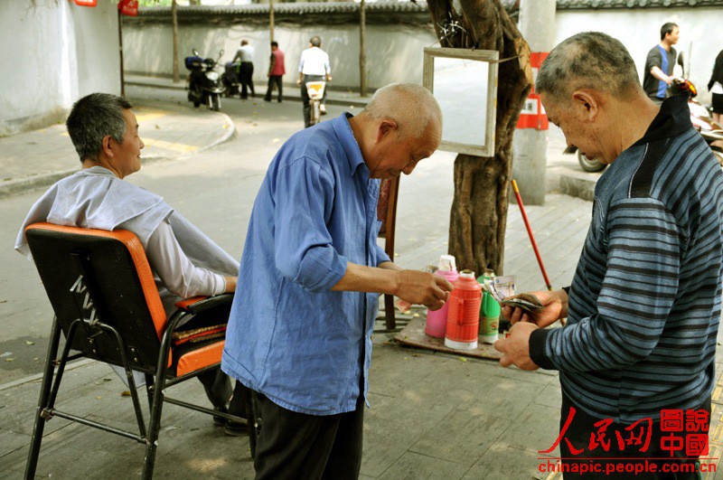 중국인들의 다양한 직업, 길거리 이발소를 찾다 (6)
