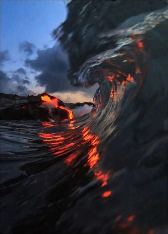하와이서 마그마 바다 유입 장면 촬영…‘지옥불’ 연상 (3)