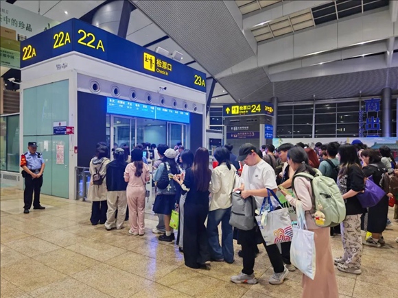 베이징 철로, 첫 ‘팬들을 위한 전용 열차’ 운행