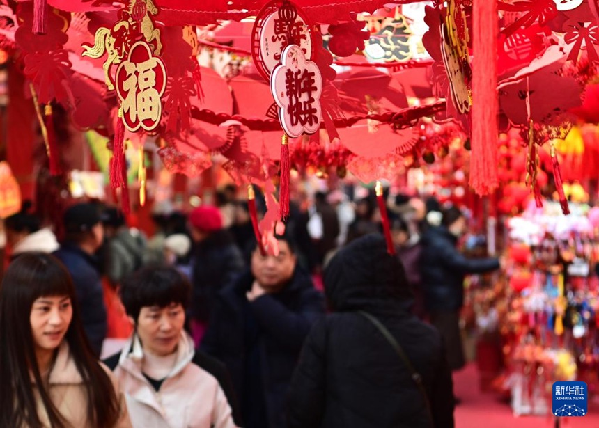 中 전국 설맞이 시장에 깃든 새해 정취