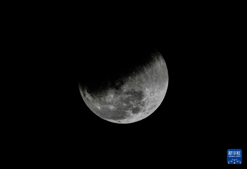 3월 3일 시짱 라싸시에서 촬영한 개기월식 [사진 출처: 신화사]