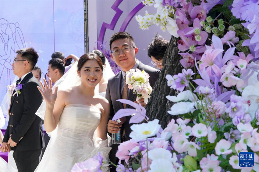 지난달 31일, 하얼빈공업대학에서 열린 제11회 박사과정생 단체 결혼식 현장 [사진 출처: 신화사]
