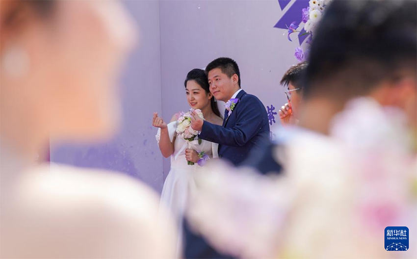 지난달 31일, 하얼빈공업대학에서 열린 제11회 박사과정생 단체 결혼식 현장 [사진 출처: 신화사]