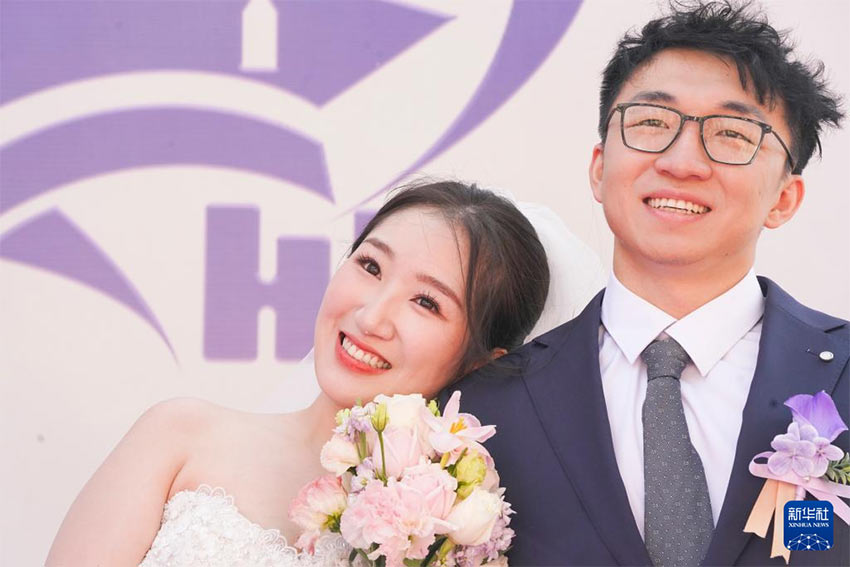 지난달 31일, 하얼빈공업대학에서 열린 제11회 박사과정생 단체 결혼식 현장 [사진 출처: 신화사]