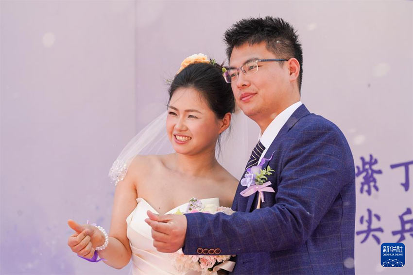 지난달 31일, 하얼빈공업대학에서 열린 제11회 박사과정생 단체 결혼식 현장 [사진 출처: 신화사]