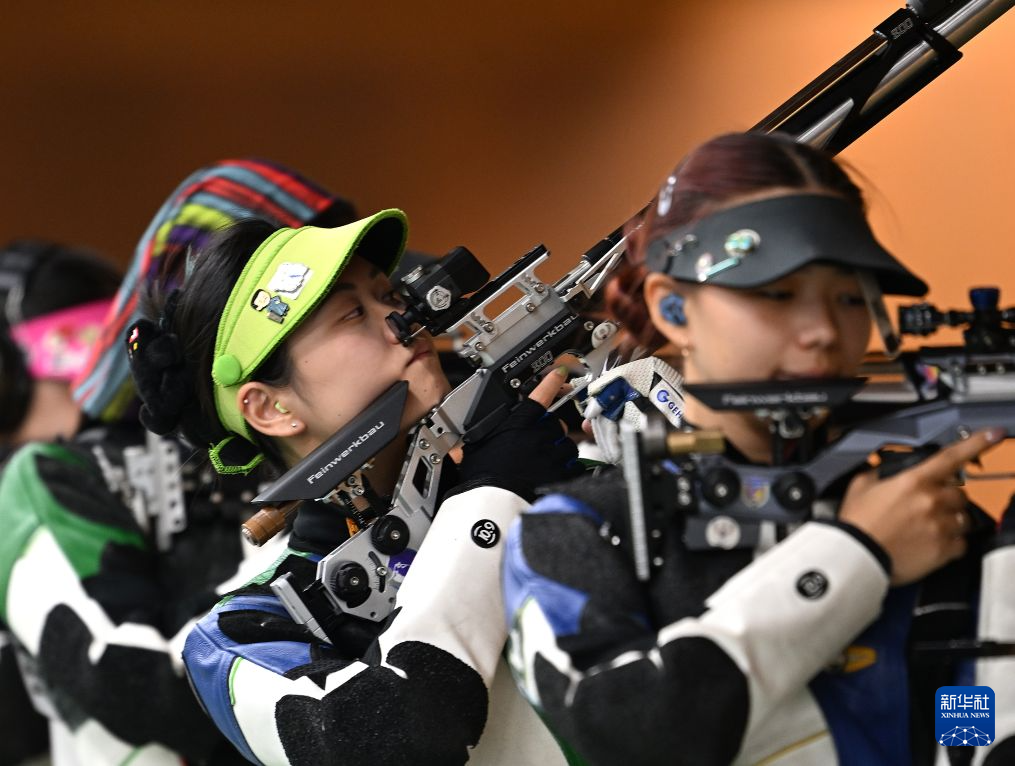 20일, 경기 중인 중국 대표팀 한자위(오른쪽 두 번째) [사진 출처: 신화사]